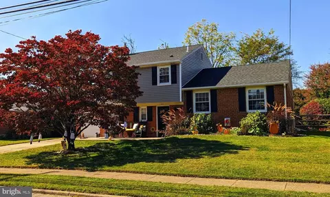 611 Lincoln Dr, Brookhaven, PA 19015