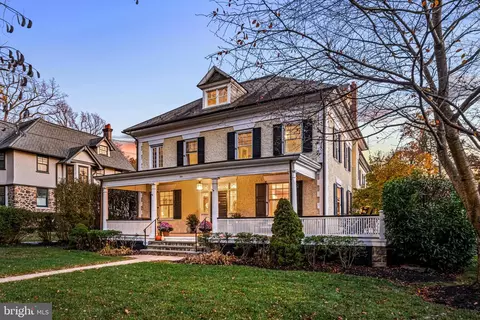 418 Saint Davids Rd, Wayne, PA 19087