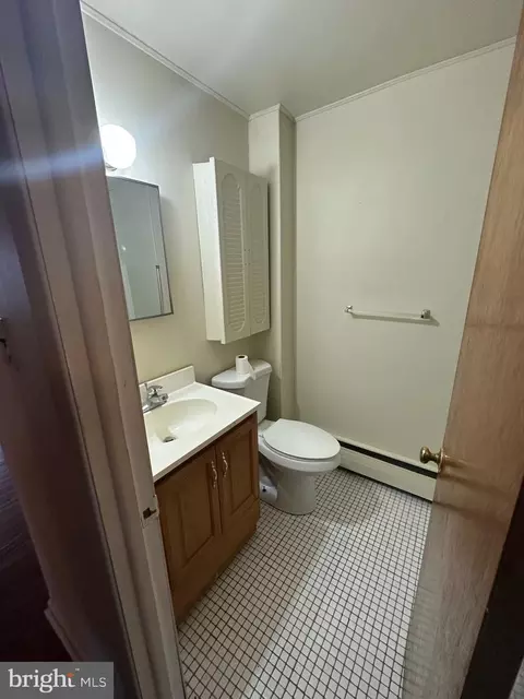 348 Long Ln, Upper Darby, PA 19082 photo 13
