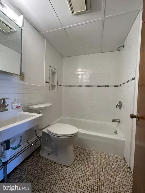 348 Long Ln, Upper Darby, PA 19082 photo 4