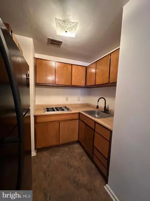 348 Long Ln, Upper Darby, PA 19082 photo 17