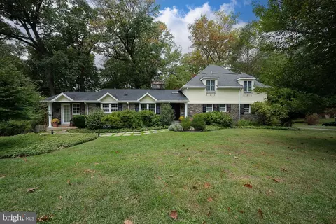 21 Weirwood Rd, Wayne, PA 19087