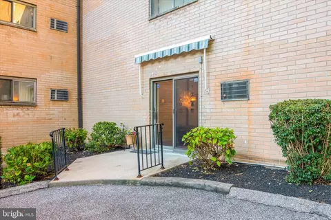 400 Glendale Rd #K12, Havertown, PA 19083