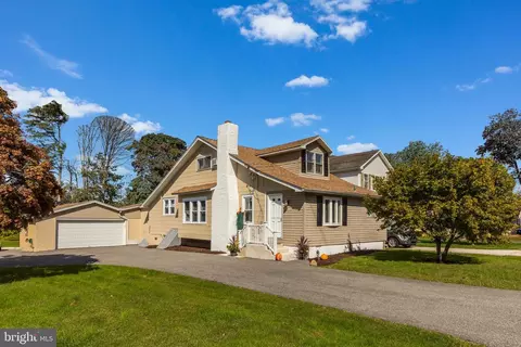 348 Ruth Ave, Aston, PA 19014