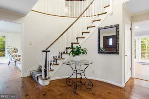 807 Maple Glen Ln, Wayne, PA 19087 photo 2