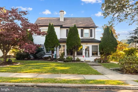 441 Gainsboro Rd, Drexel Hill, PA 19026