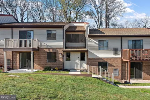 280 Bridgewater Rd #J8, Brookhaven, PA 19015