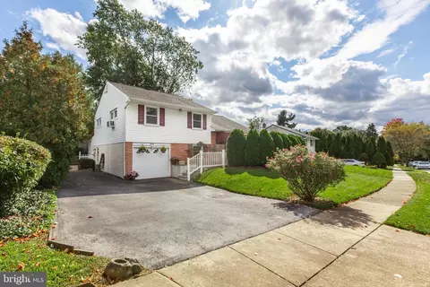 309 Williams Rd, Bryn Mawr, PA 19010