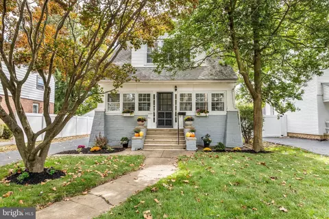 97 S Forest Rd, Springfield, PA 19064