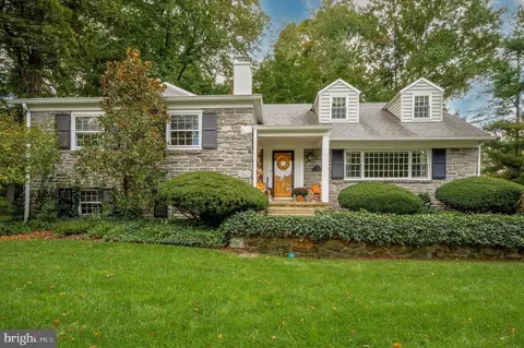 6 Oakford Rd, Wayne, PA 19087