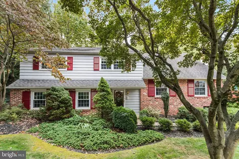 8 Waterford Way, Wallingford, PA 19086