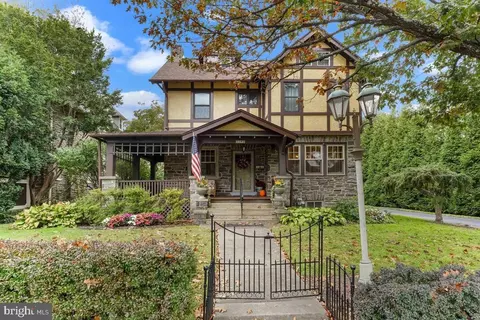 304 Bewley Rd, Havertown, PA 19083