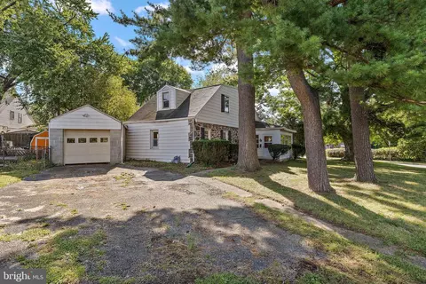 901 Springfield Rd, Aldan, PA 19018