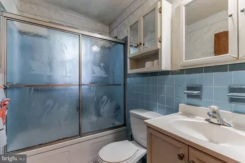 1224 Chestnut St, Marcus Hook, PA 19061 photo 10