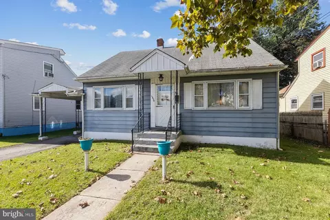 1224 Chestnut St, Marcus Hook, PA 19061