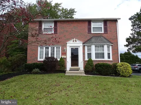213 James Dr, Havertown, PA 19083