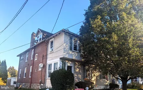 933 12th Ave, Prospect Park, PA 19076