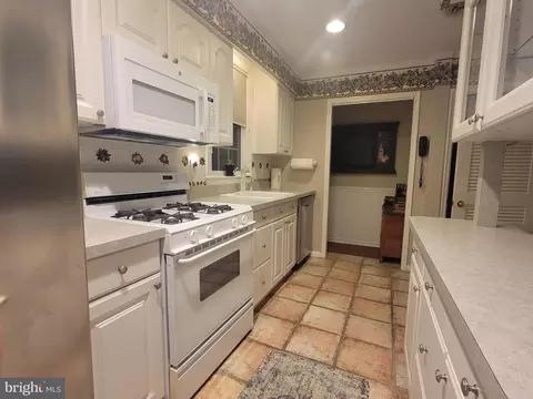 339 Sugartown Rd, Wayne, PA 19087 photo 12