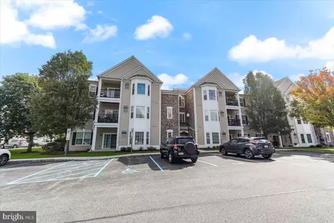 111 Creekside Dr #1, Brookhaven, PA 19015