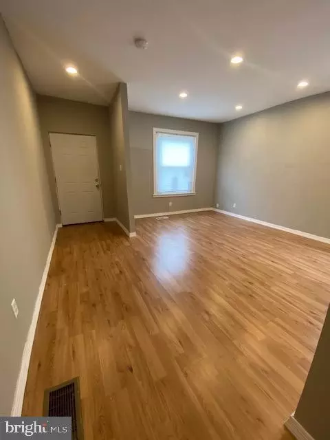 124 N Front St, Darby, PA 19023