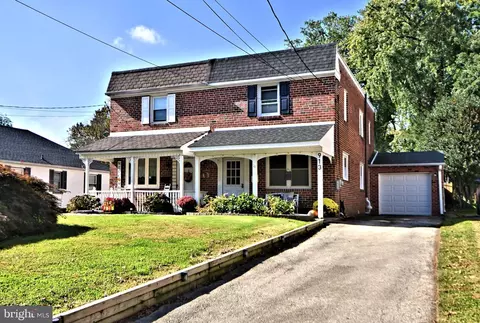 913 Girard Ave, Swarthmore, PA 19081