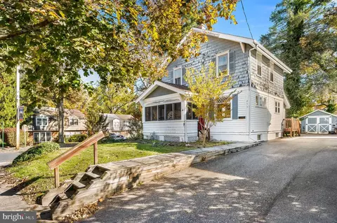 253 E Roland Rd, Brookhaven, PA 19015