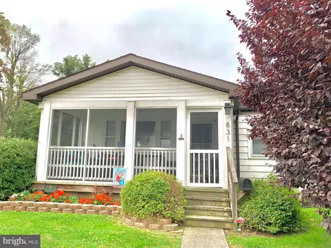 829-831 Mitchell Ave, Morton, PA 19070