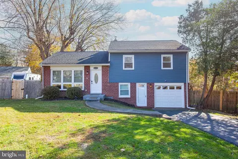2219 E Helms Mnr, Ogden, PA 19061