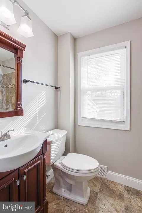 2219 E Helms Mnr, Ogden, PA 19061 photo 12