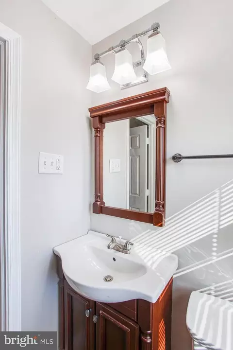 2219 E Helms Mnr, Ogden, PA 19061 photo 13
