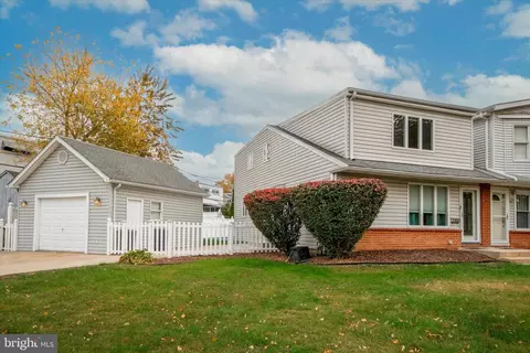500 Devon Rd, Norwood, PA 19074