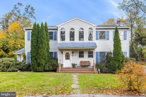 4 Purdy Ln, Wallingford, PA 19086