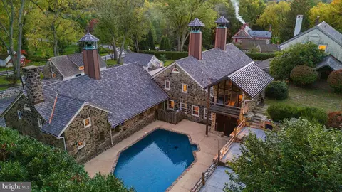 4109 Goshen Rd, Newtown Square, PA 19073