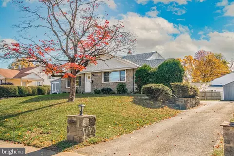 1752 Sue Ellen Dr, Havertown, PA 19083