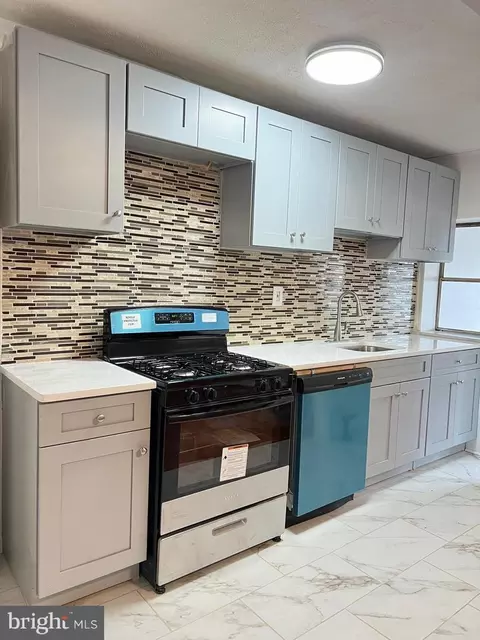512 Glendale Rd, Upper Darby, PA 19082 photo 8