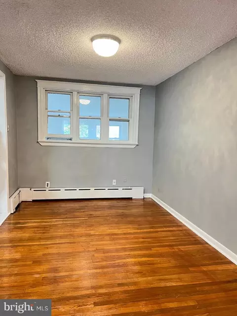 512 Glendale Rd, Upper Darby, PA 19082 photo 5