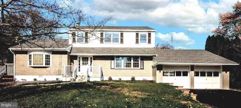 20 Walnut St, Newtown Square, PA 19073