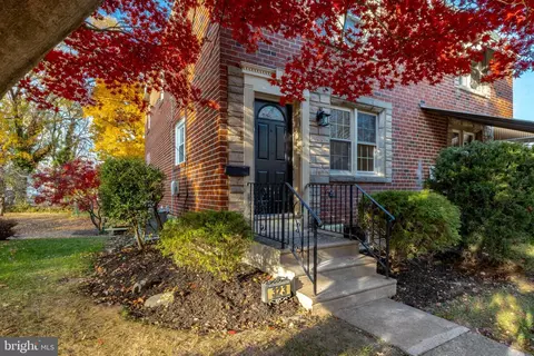 323 Prospect Ave, Clifton Heights, PA 19018