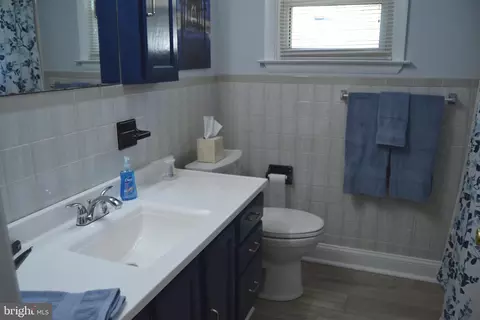2185 Locust St, Marcus Hook, PA 19061 photo 9