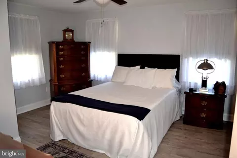 2185 Locust St, Marcus Hook, PA 19061 photo 12