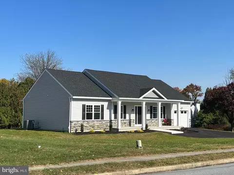 4221 Naamans Creek Rd, Upper Chichester, PA 19061