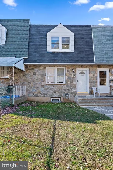 1222 Harshaw Rd, Brookhaven, PA 19015