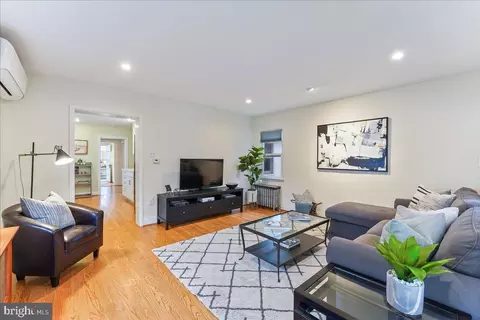 Living - 251 Willow Ave, Wayne, PA 19087 photo 4 of 4