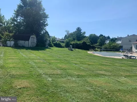 228 Jacqueline Dr, Boothwyn, PA 19061 photo 2