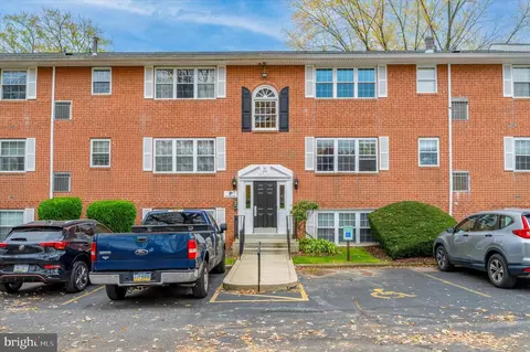 824 South Ave #P5, Secane, PA 19018