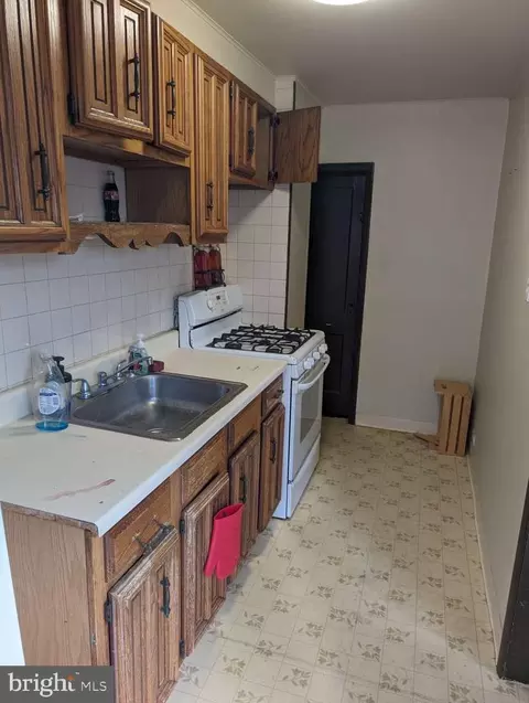 7004 Clinton Rd, Upper Darby, PA 19082 photo 7