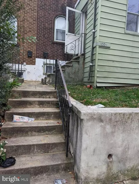 7004 Clinton Rd, Upper Darby, PA 19082