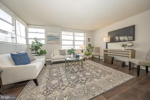1030 E Lancaster Ave #222, Bryn Mawr, PA 19010