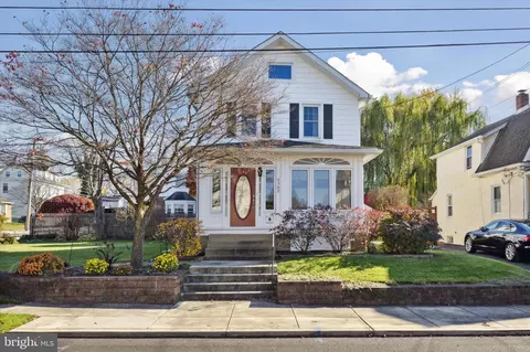 4302 School Ln, Drexel Hill, PA 19026