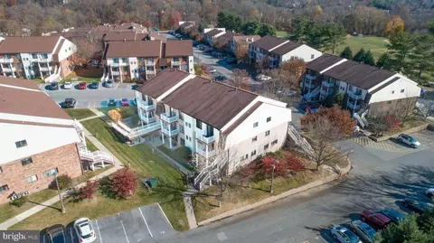 7104 Hilltop Dr #76, Brookhaven, PA 19015